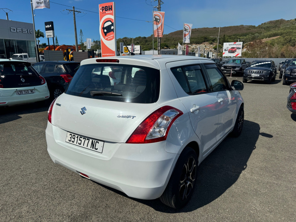 SUZUKI - SWIFT